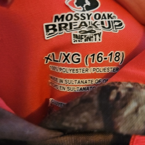 Mossy Oak Womens Camo Hoodie with Pink Accents - Picture 2 of 3